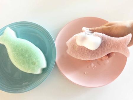 ロングセラーのキッチンスポンジ「おさかなスポンジ生
