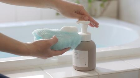 1プッシュで約30倍に泡立つ、泡ソープ専用のボディタ