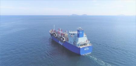 当社初となるLNGバンカリング船の命名式を実施