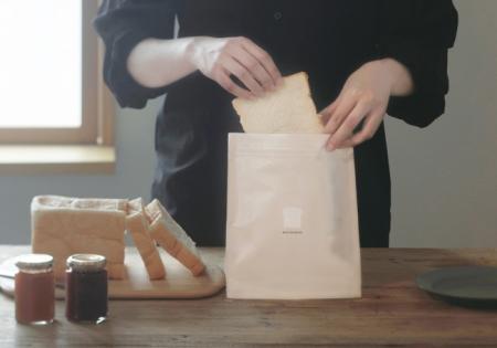 冷凍時の臭い移りや乾燥を防ぎ、食パンをおいしく冷凍