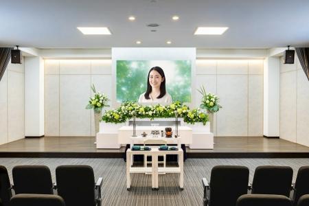 葬儀の祭壇は新しいステージへ　笑顔と感謝が溢れる葬