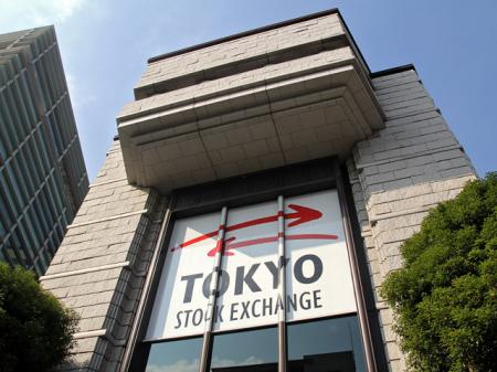 日経平均、米株急落に逆行し反発。前場終値5万5490...