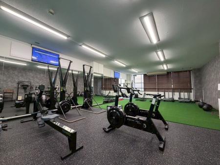 トレーナー指導で通い放題9,980円“癖になる新感覚フィ