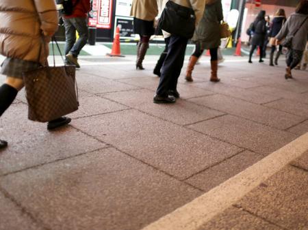 頑張っても給与が上がらない理由。若年層とシニア...