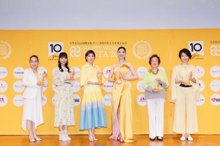 全国1300軒のスナックを巡り歩いた“スナ女(R)”五十嵐