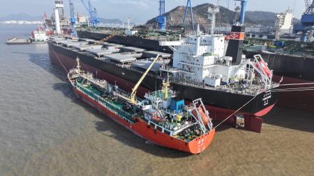 燃料輸送船「YODOHIME」でバイオ燃料の試験航行を実施