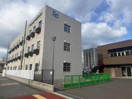 開校初年度34名から3年目でおよそ200名へ　全国から志