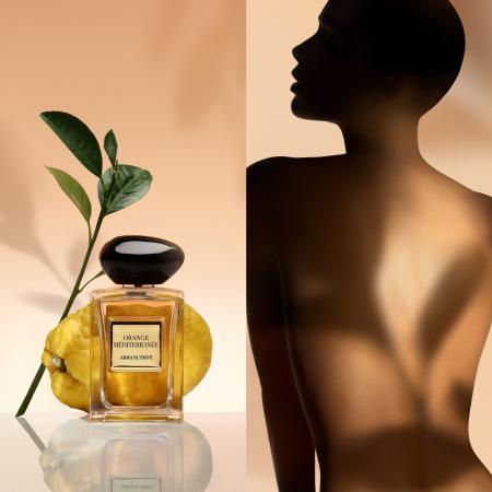 シチリアの春、朝日で鮮やかな黄金色に染まるシトラス