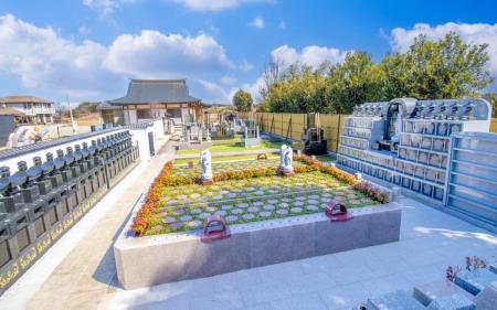 【蓮田市】段差のない“墓域バリアフリー”の永代供養墓