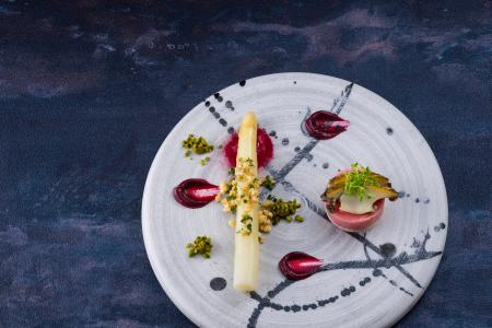 春のフレンチコースとワインのマリアージュを楽しむ季