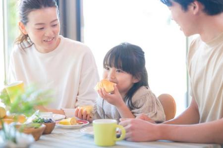 今話題の「八天堂」の新ブランドくりーむコッペパン「