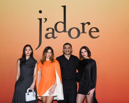 新ジャドール インテンスの発売を記念した「クラブ ジ