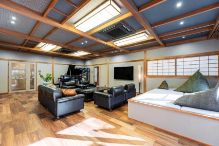 【大阪 伏尾温泉 不死王閣】最大15名で400平米をutf-8