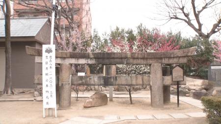 「これ何なん？」低すぎる鳥居に急すぎる橋…思わず二