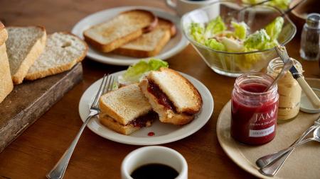 【DEAN & DELUCA】焼きたてのクラフトブレッドで春の 【DEAN & DELUCA】焼きたてのクラフトブレッドで春の