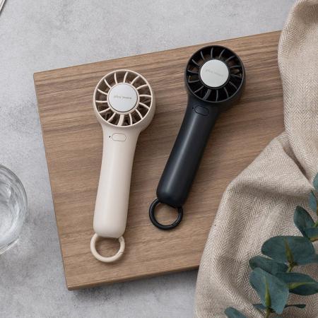 冷感＆涼感！冷却プレート付きハンディファンが手のひ