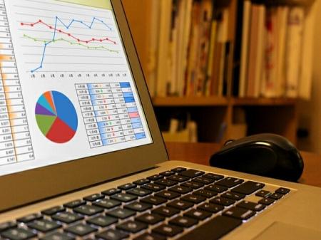 「あったら便利」はもう古い。AI活用75％、会社員...