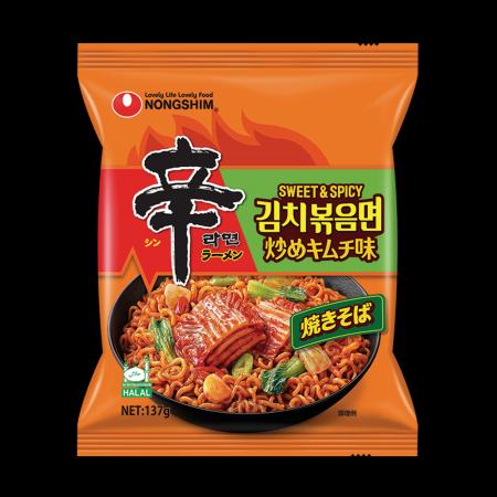 炒めキムチの甘味・酸味ともちもち麺が絡み合う、世界