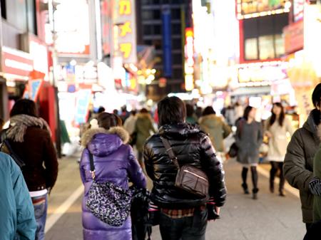 訪日客消費8兆円超が波及。東京の夜間評価が世界8...