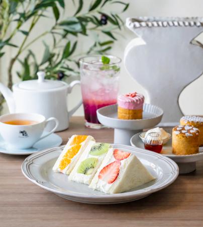 アムシュティー紅茶と生搾りフルーツサンド・スコーン アムシュティー紅茶と生搾りフルーツサンド・スコーン