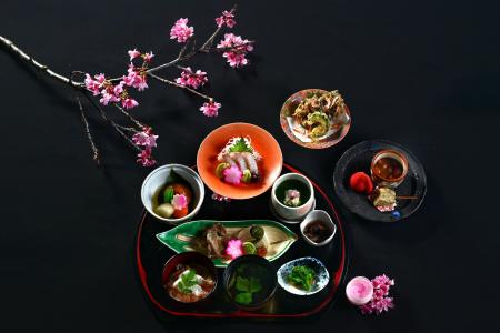 【ノボテル沖縄那覇】桜の余韻を料理で楽しむ、お昼の