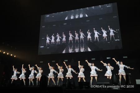 VAZ×ツインプラネットによる11人組アイドル「α＋（ア