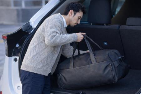 【防水×本革】50Lの大容量を、上品に持つ。BROSKI AND