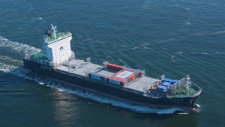 世界最先端の自動運航機能を備えた新造定期内航コンテ 世界最先端の自動運航機能を備えた新造定期内航コンテ