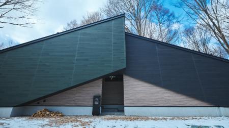 群馬県・北軽井沢にツリーハウス付きヴィラ誕生｜プラ