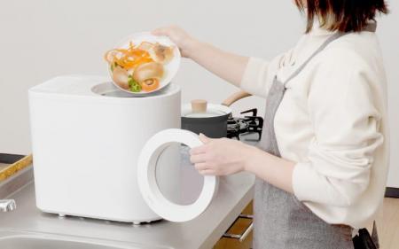 乾燥と粉砕の力で生ゴミの体積を最大8割削減！臭いや