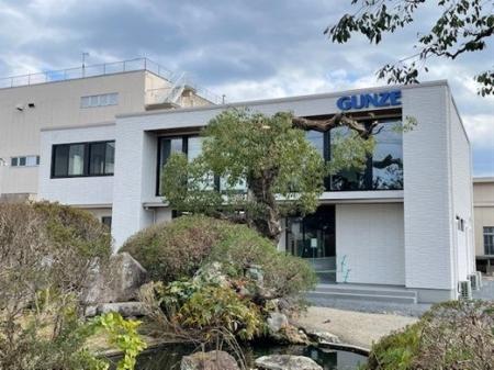 グンゼ、繊維資材事業部津山工場に新事務所棟を竣工