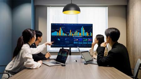 Makuakeで支持を集めたワイヤレス画面共有デバイス『f