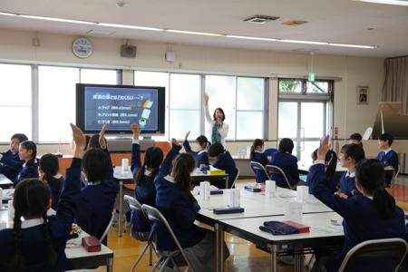 ファンケルが聖セシリア小学校で「キッズスキンケア講