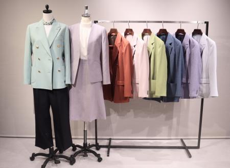 ビジネスシーンに“推し色”の彩りを！「ユニバーサルラ