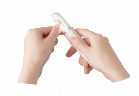 ライト付きで爪先が見やすい！手軽に削って整えられる