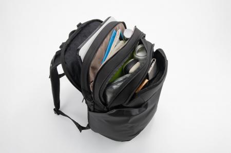 仕事もアフターも、この一つで完結。ガジェットポーチ