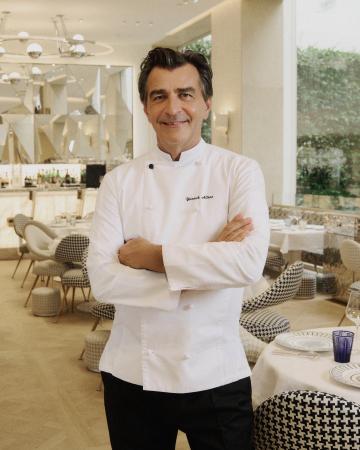 【Dior】モンテーニュ通り30番地の「ムッシュ ディオ