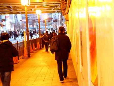 日本の労働時間は約1,650時間と最低水準。だが現場...