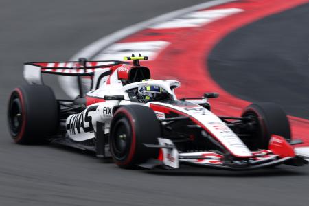 F1 2026で小松礼雄率いる TGR Haas F1 Team が躍進中