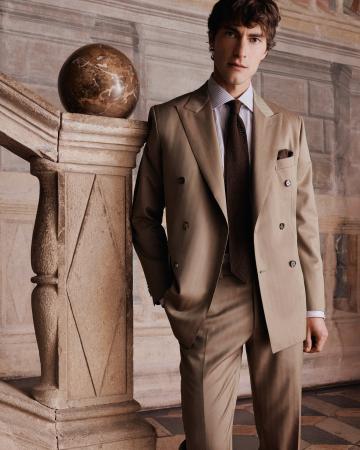 ブリオーニ 光を纏うサルトリアの新素材「Iride」を発