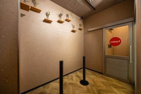 ローソン日本橋二丁目中央通り店に中央区公衆喫煙所 