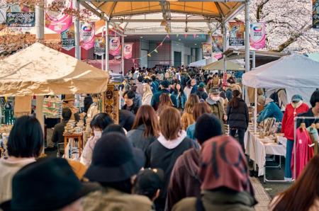 パン×音楽×アンティークの春フェス、約350店が出店　