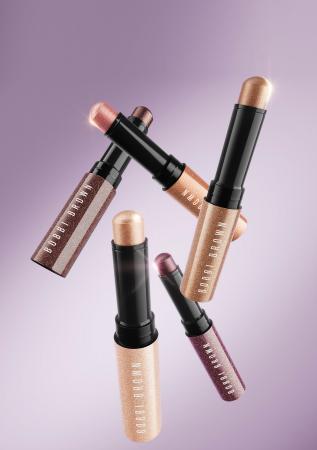 新感覚・水光シャドウスティック、誕生！「クリスタル