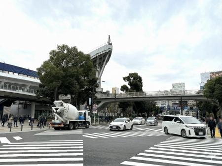 横浜関内「みなと大通りデッキ」の愛称が「エフィラデ