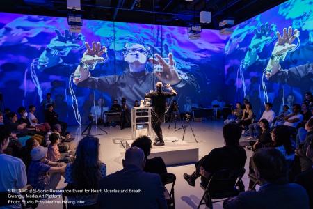 ステラーク & 真鍋大度「Recursive Flesh」新作開発お