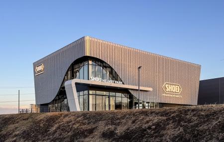 プレミアムヘルメットメーカー、SHOEIのミュージアム