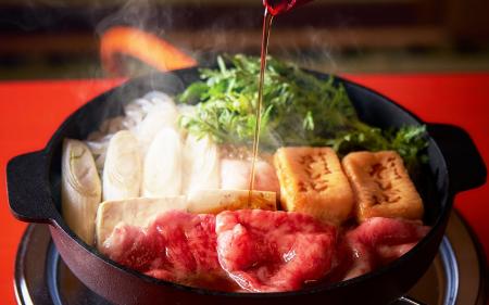 “素材の滋味と波動を一鍋に”――A5 黒毛和牛すき焼きの