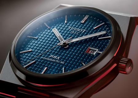 ストラップで広がる、多彩なスタイル。「スプリング 