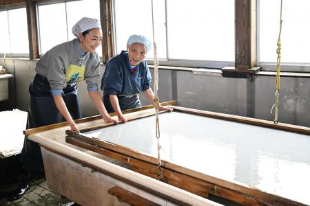 【BS日テレ】冨永愛が約1500年の歴史を誇る「越前和 【BS日テレ】冨永愛が約1500年の歴史を誇る「越前和