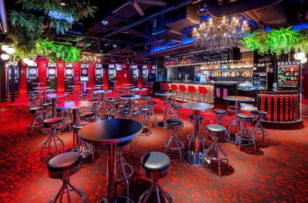 「ダイニングダーツバーBee」が東京・立川に初出店、3